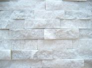 Pure White Quarzit - prírodný remienkový obklad  60x15 cm